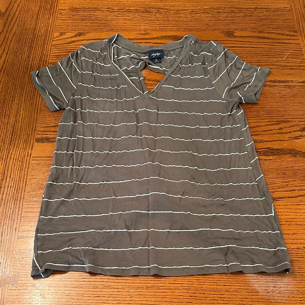 Women’s daytrip shirt, size medium